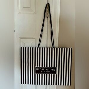 Henri Bendel Shopping bag